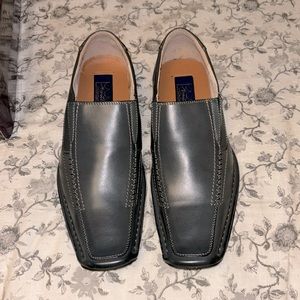 NIB Majestic. Gray Men’s Shoes 9